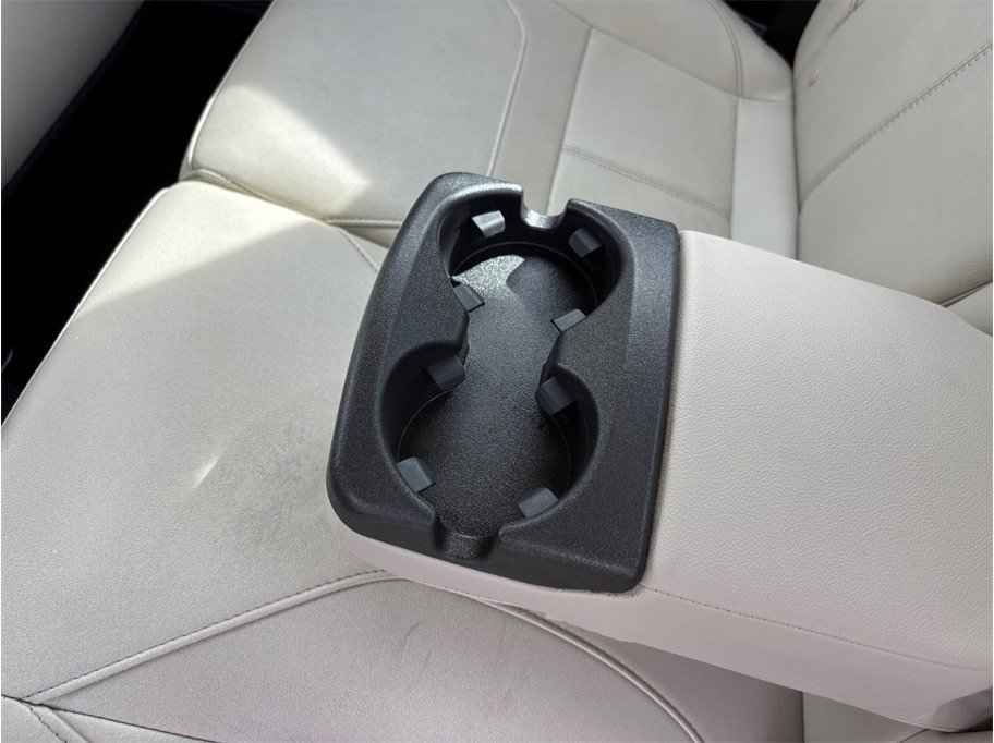 Used 2015 Ford Focus Titanium FWD image 34