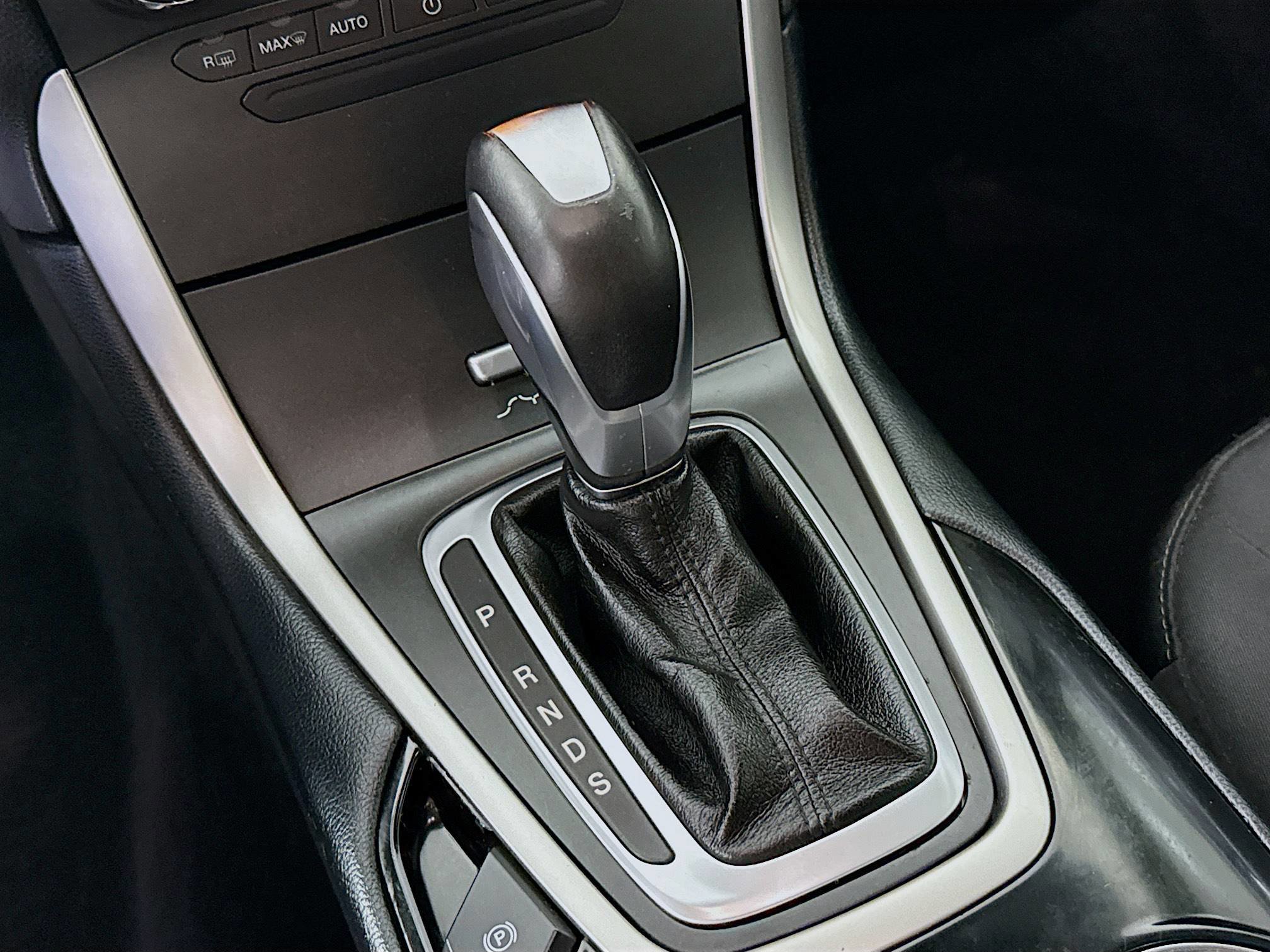 Used 2017 Ford Edge SEL image 19