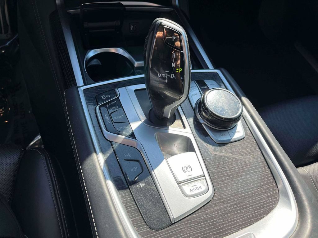 Used 2019 BMW 750i xDrive w/ Executive Package AWD/4WD image 20