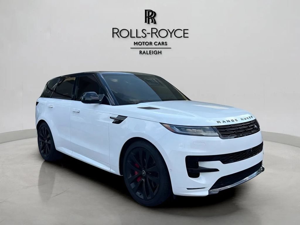 Used 2025 Land Rover Range Rover Sport Dynamic SE AWD/4WD image 3