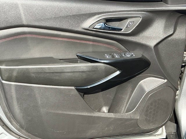 Used 2026 Chevrolet Trax RS FWD image 13
