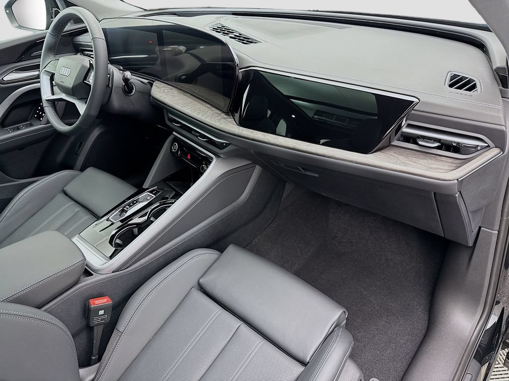 Used 2025 Audi Q5 Premium Plus w/ Premium Plus AWD/4WD image 18