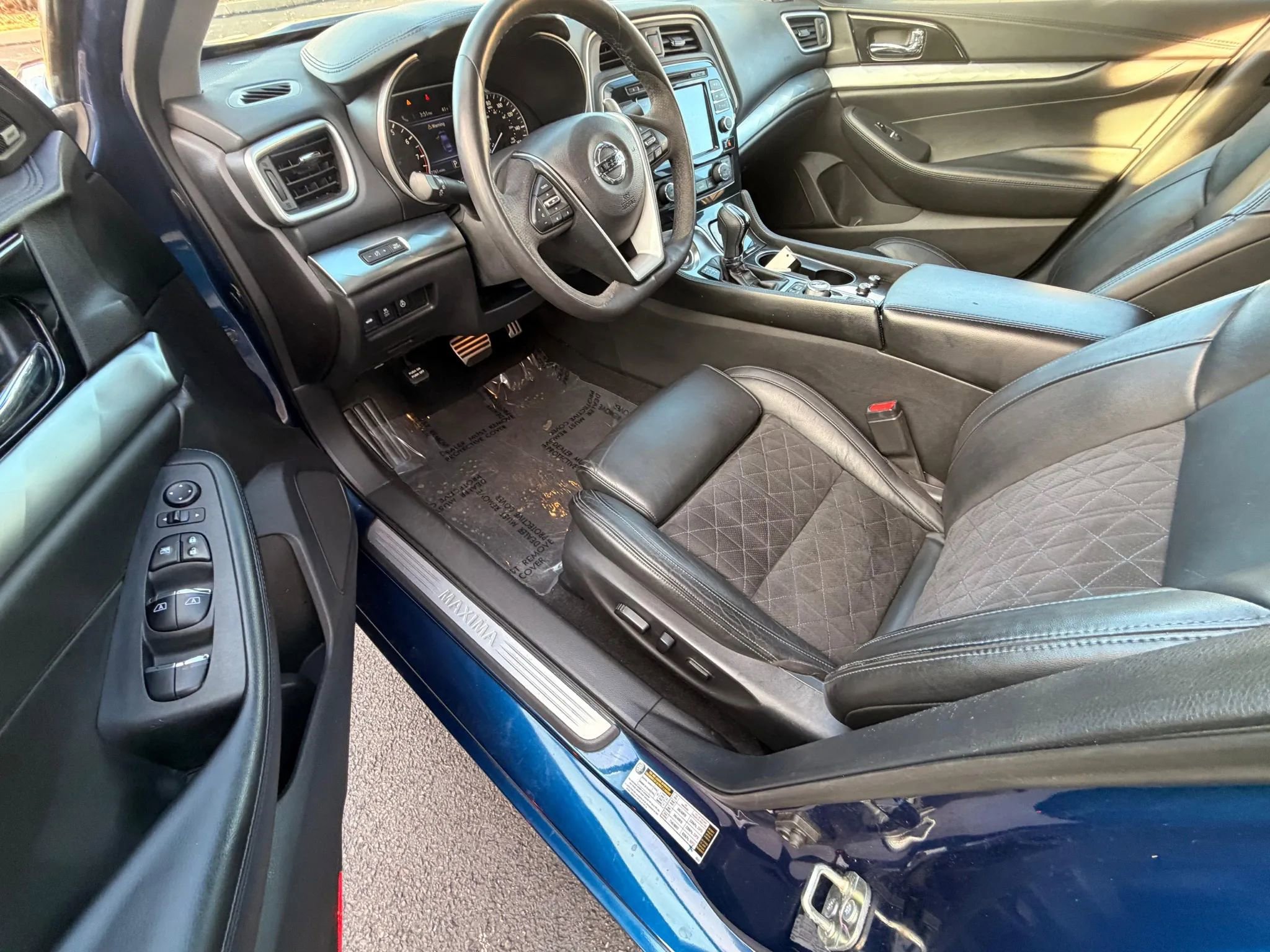 Used 2017 Nissan Maxima SR w/ Midnight Edition image 10