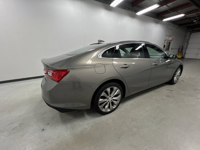 Used 2017 Chevrolet Malibu Premier w/ Premier Sun and Wheel Package FWD image 8
