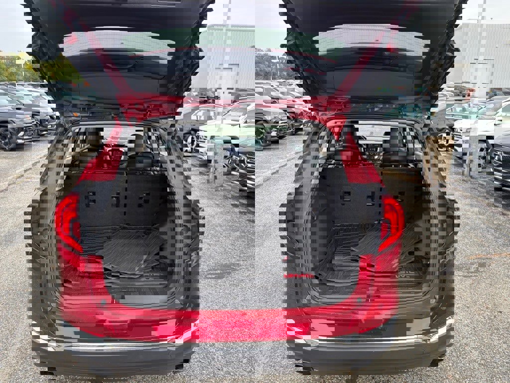 Used 2019 GMC Terrain SLT w/ Preferred Package image 28