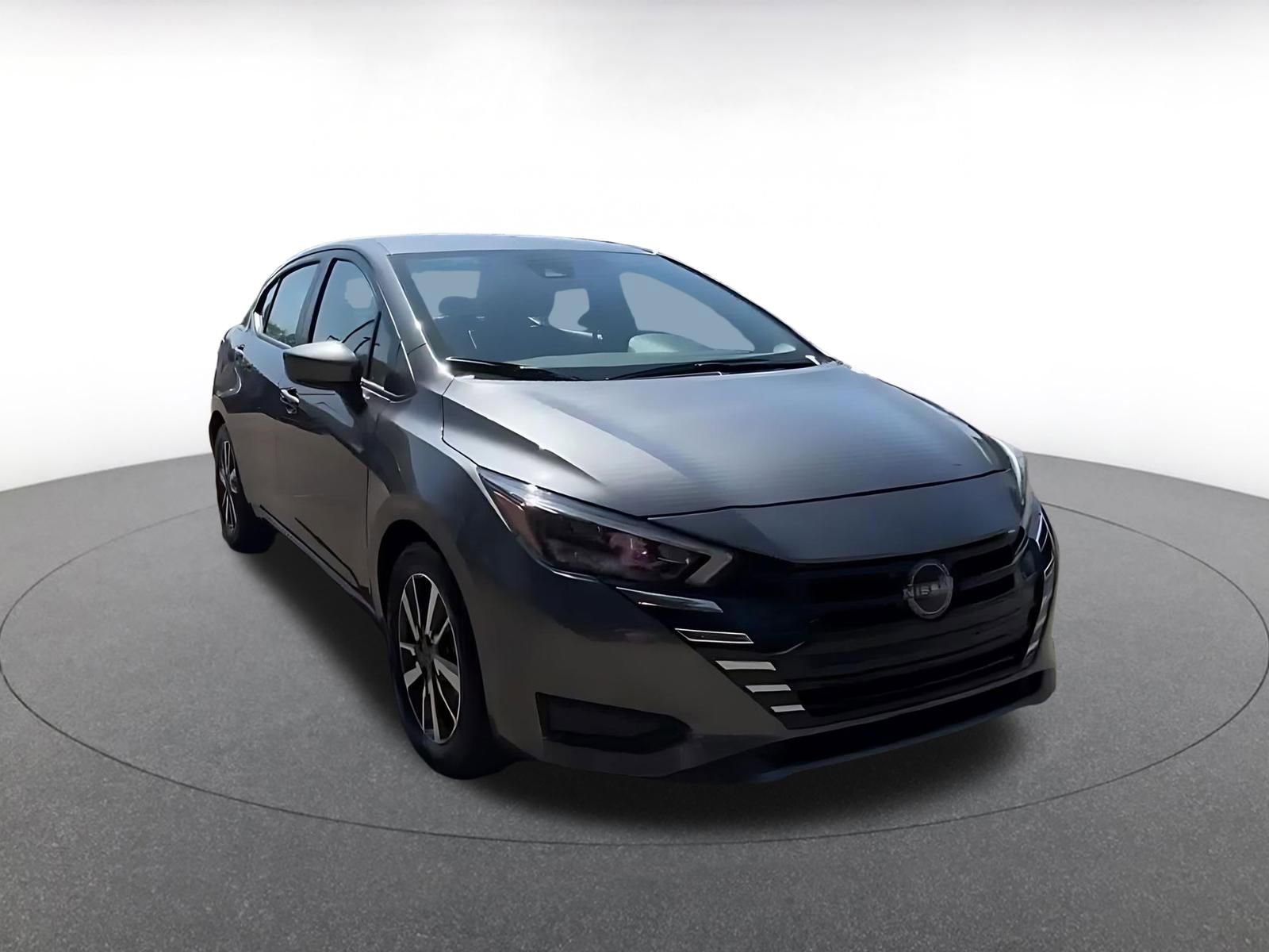 Used 2025 Nissan Versa SV FWD image 3