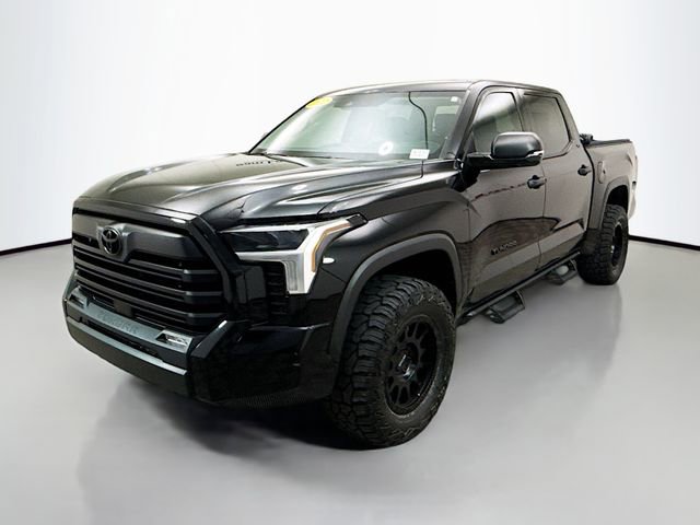 Used 2022 Toyota Tundra SR5 w/ SR5 Convenience Package image 3