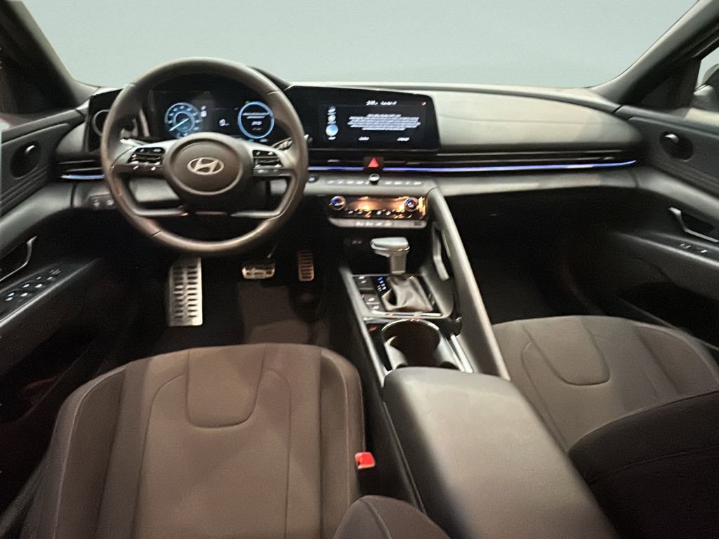 Certified 2025 Hyundai Elantra SEL image 19