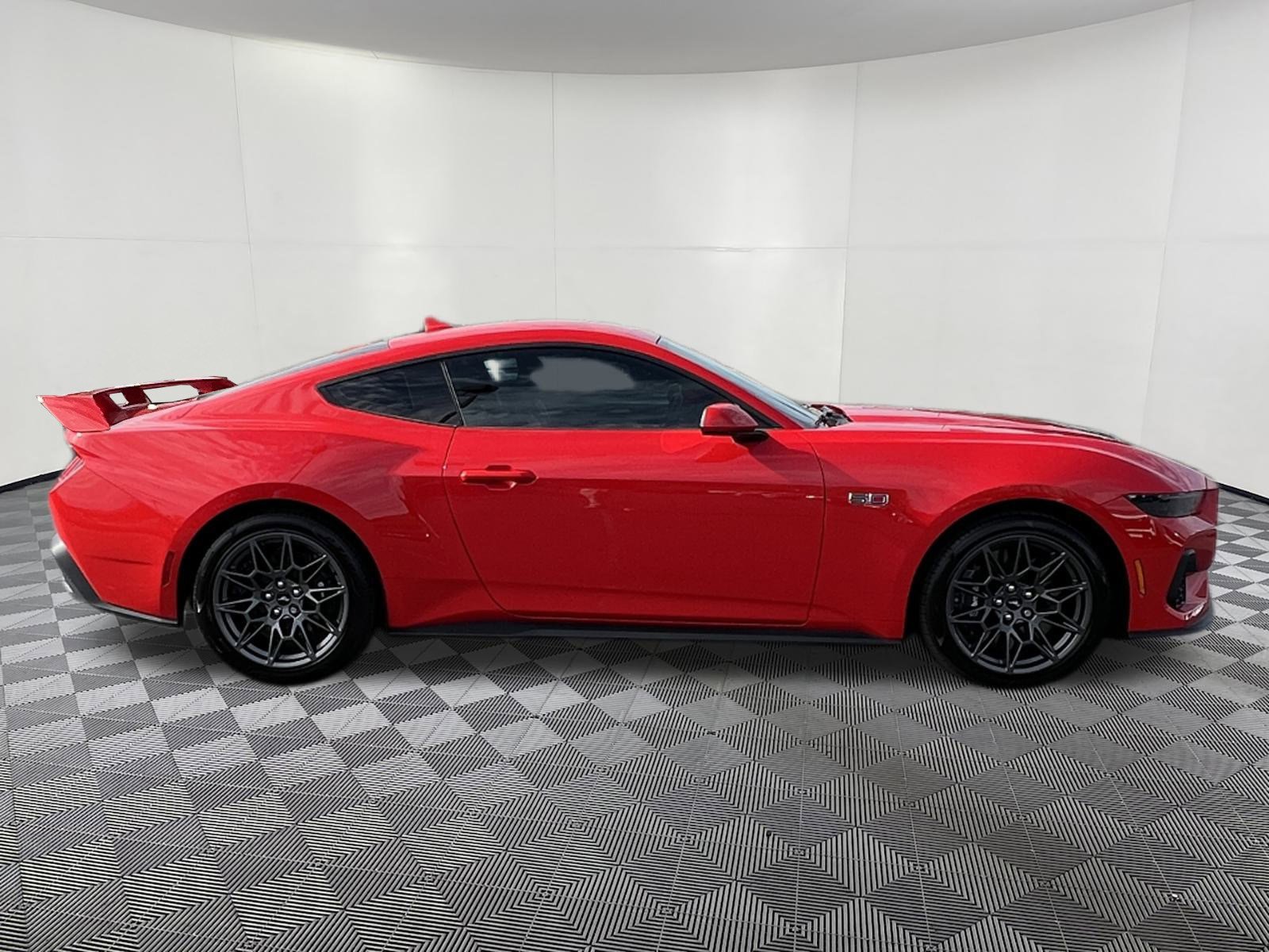 Used 2025 Ford Mustang GT Premium w/ GT Performance Package image 7