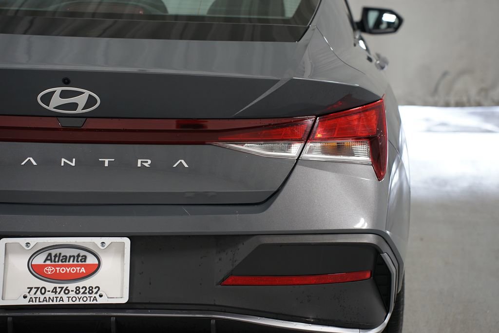 Used 2024 Hyundai Elantra SE image 10