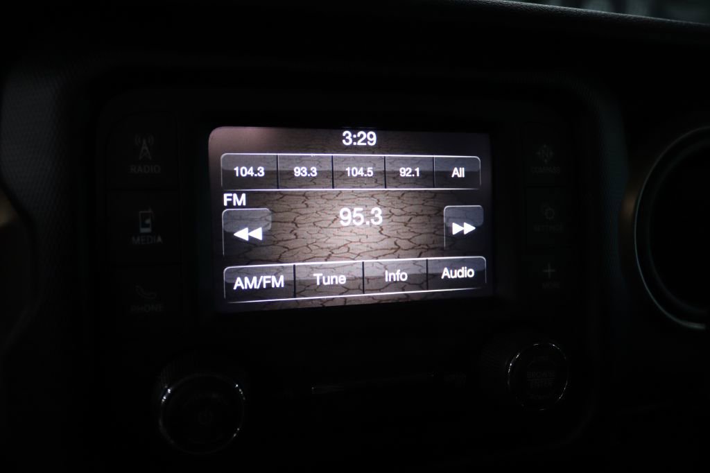 Used 2020 Jeep Gladiator Sport image 31