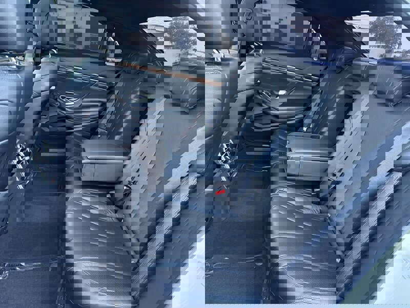 Used 2015 Mercedes-Benz S 550 Sedan image 18