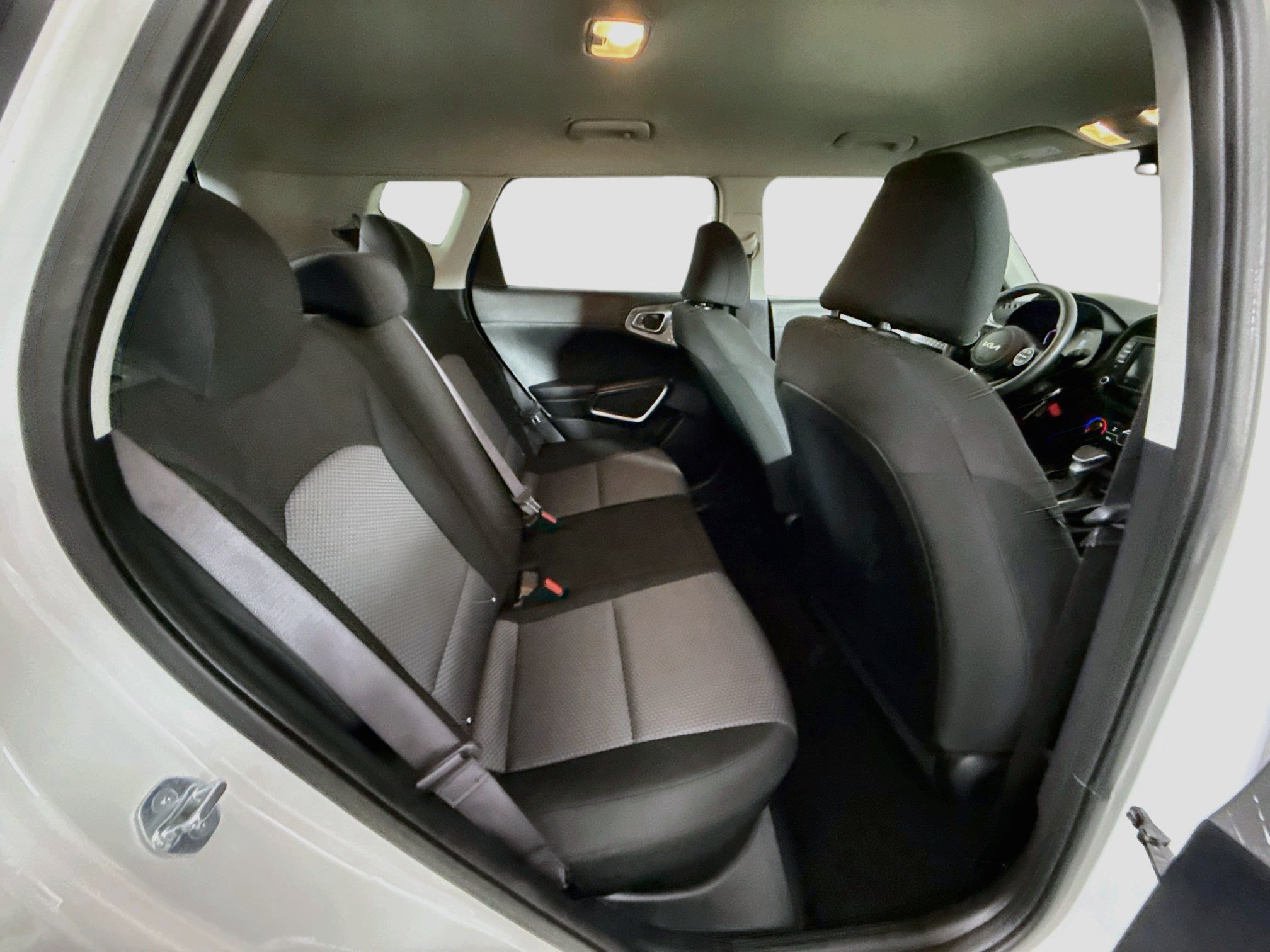 Used 2023 Kia Soul LX w/ LX Technology Package FWD image 26