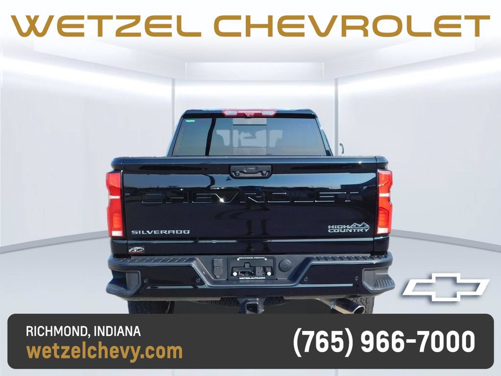 Used 2025 Chevrolet Silverado 2500 High Country w/ Technology Package AWD/4WD image 4