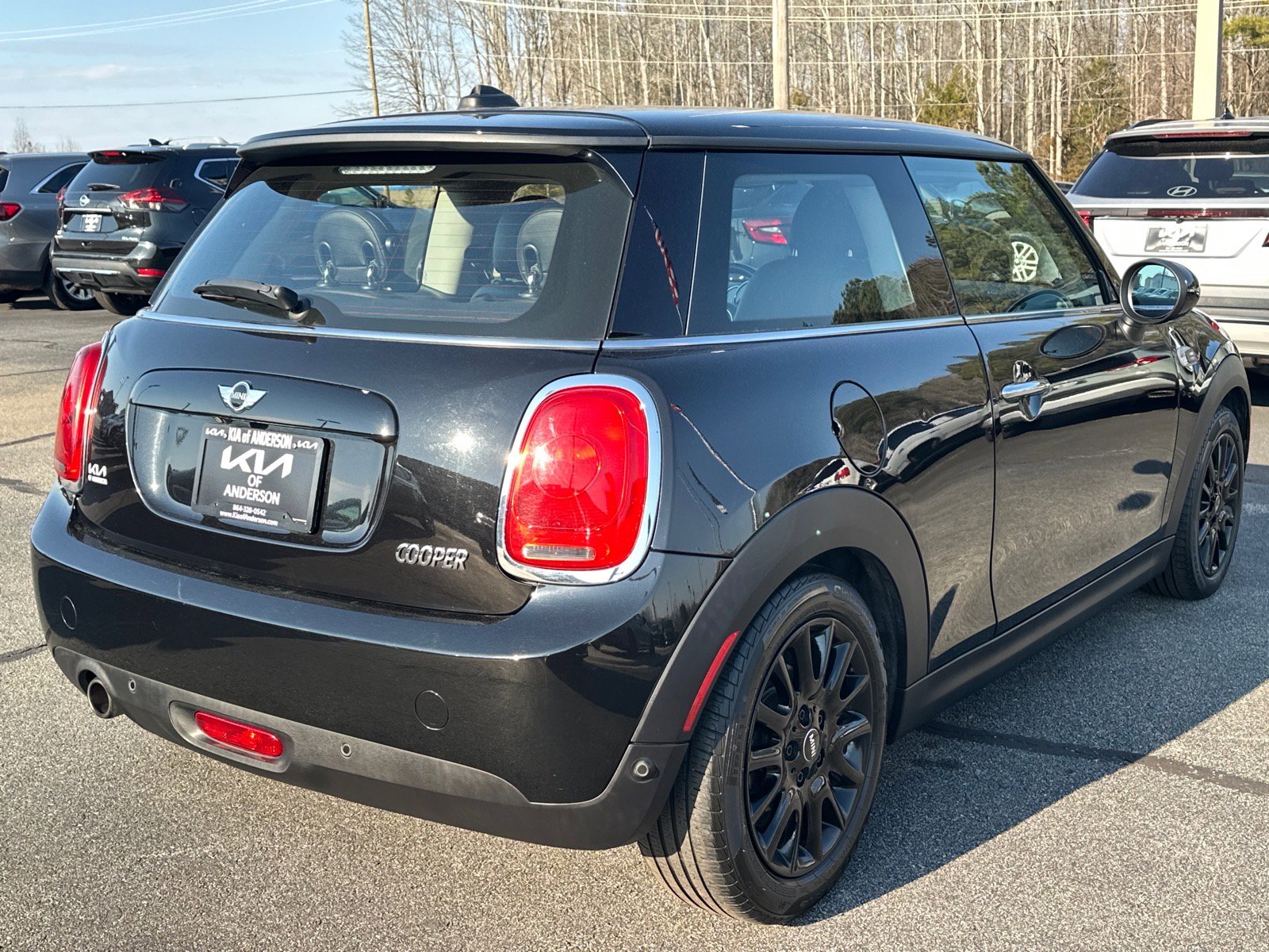 Used 2018 MINI Cooper 2-Door Hardtop image 3