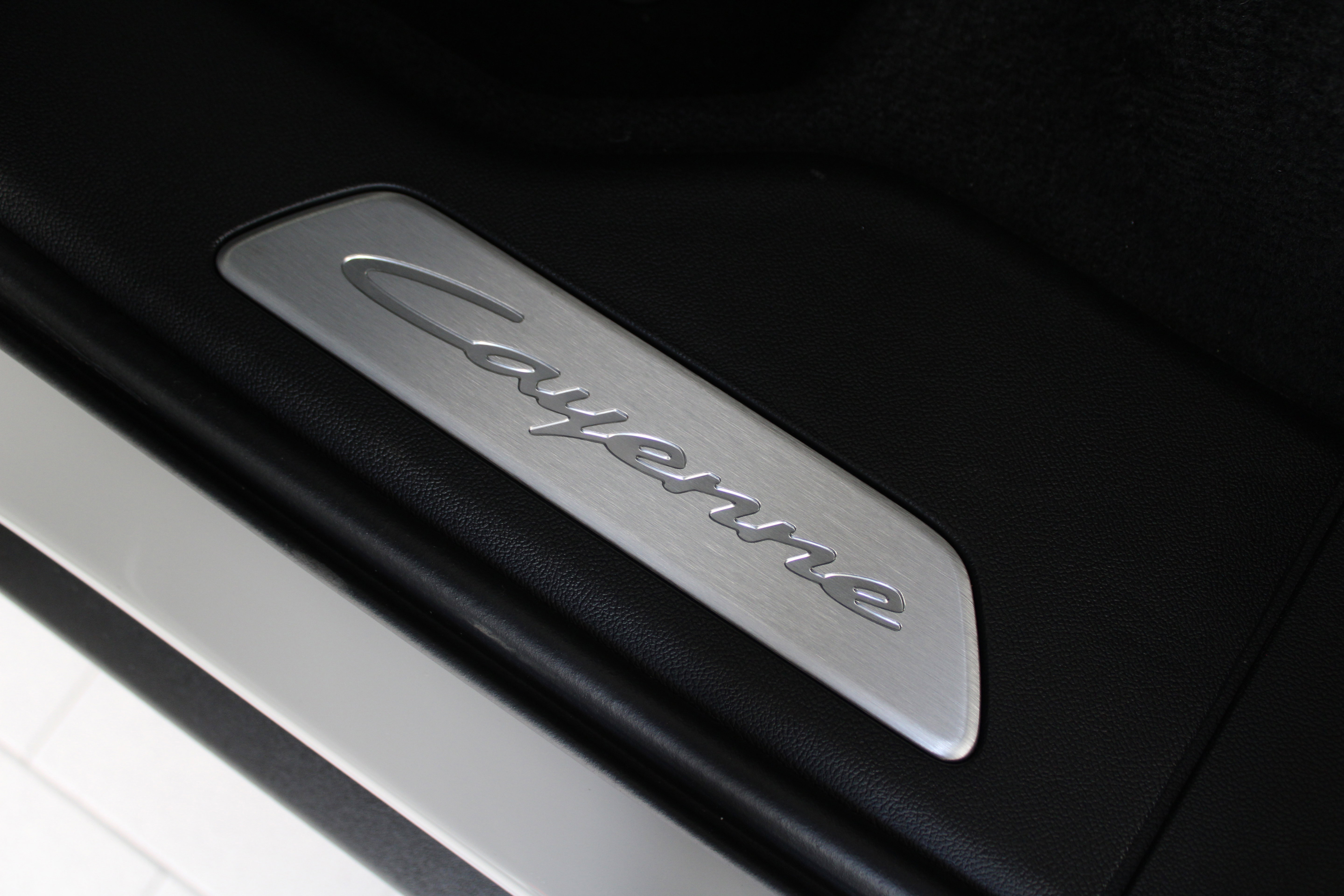 Certified 2025 Porsche Cayenne image 30