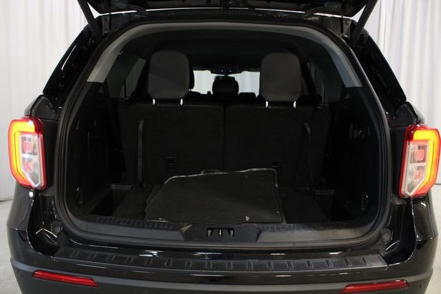 Used 2023 Ford Explorer XLT w/ Equipment Group 202A AWD/4WD image 31