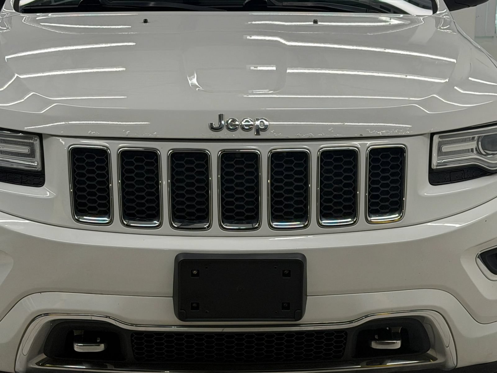 Used 2015 Jeep Grand Cherokee Overland AWD/4WD image 5