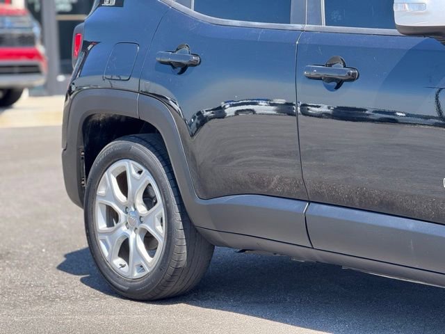 Used 2017 Jeep Renegade Limited image 5