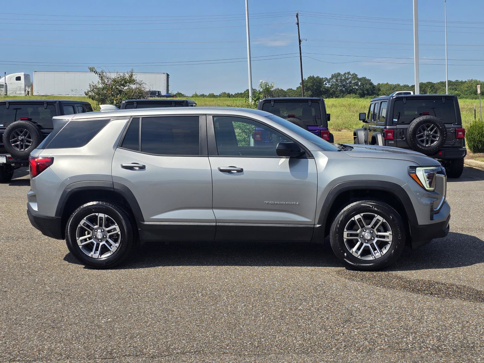 Used 2025 GMC Terrain Elevation AWD/4WD image 5