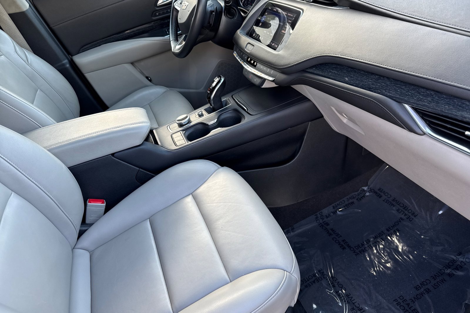 Used 2023 Cadillac XT4 Premium Luxury image 17