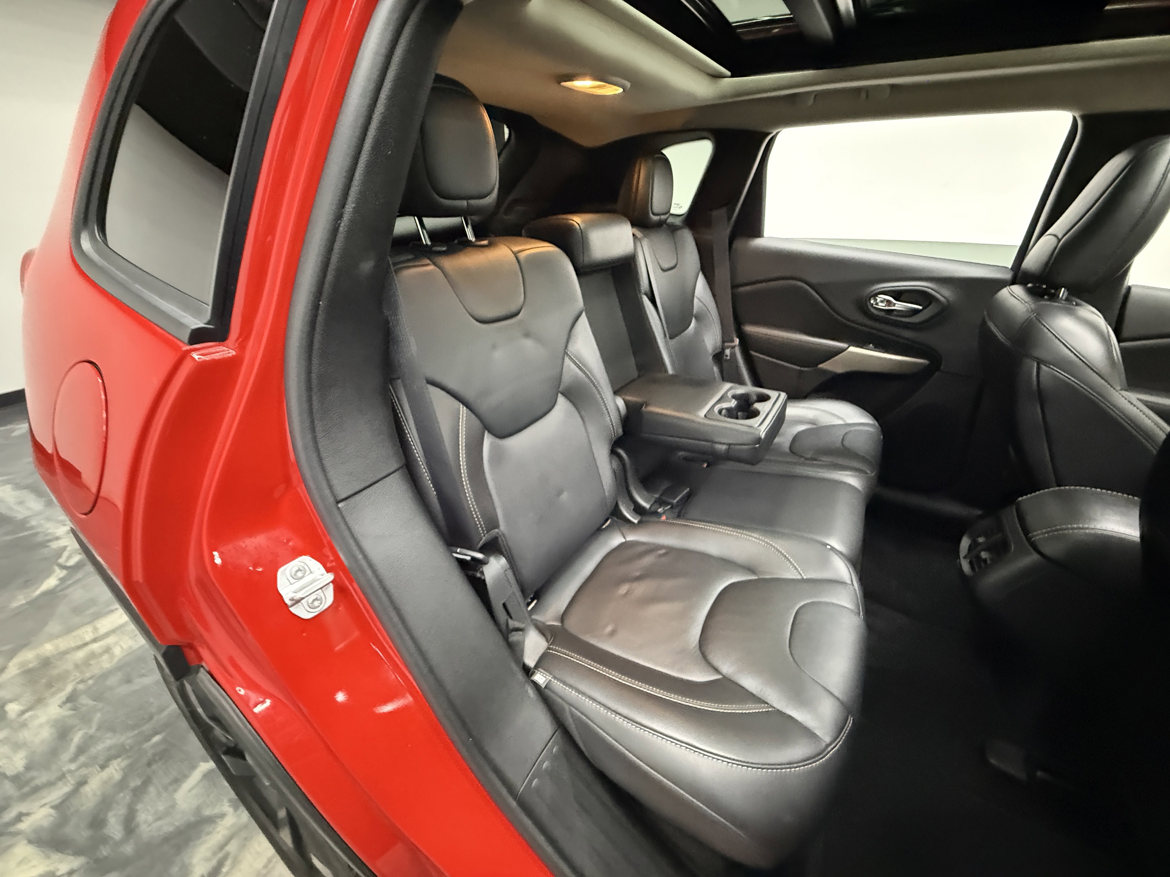 Used 2017 Jeep Cherokee High Altitude image 24