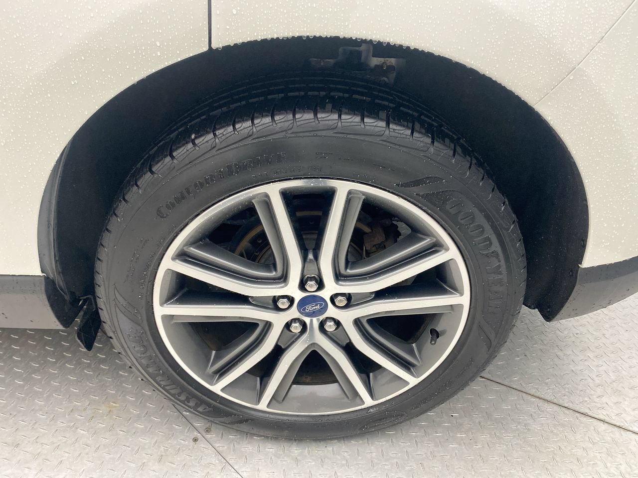 Used 2020 Ford Edge Titanium w/ Class II Trailer Tow Package AWD/4WD image 10