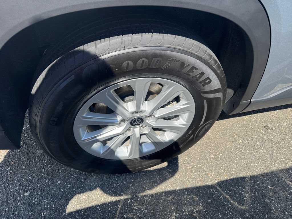 Used 2025 Toyota Grand Highlander AWD image 24