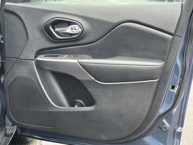 Used 2021 Jeep Cherokee Limited image 27