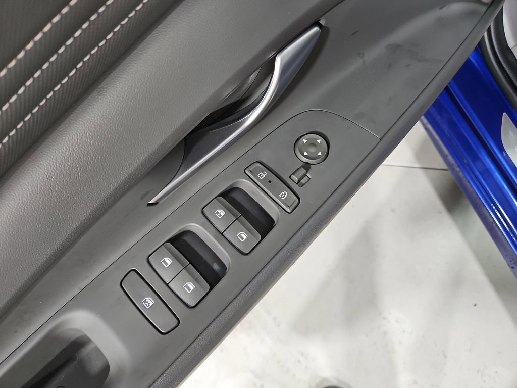 Certified 2024 Hyundai Elantra SEL w/ Convenience Package image 13