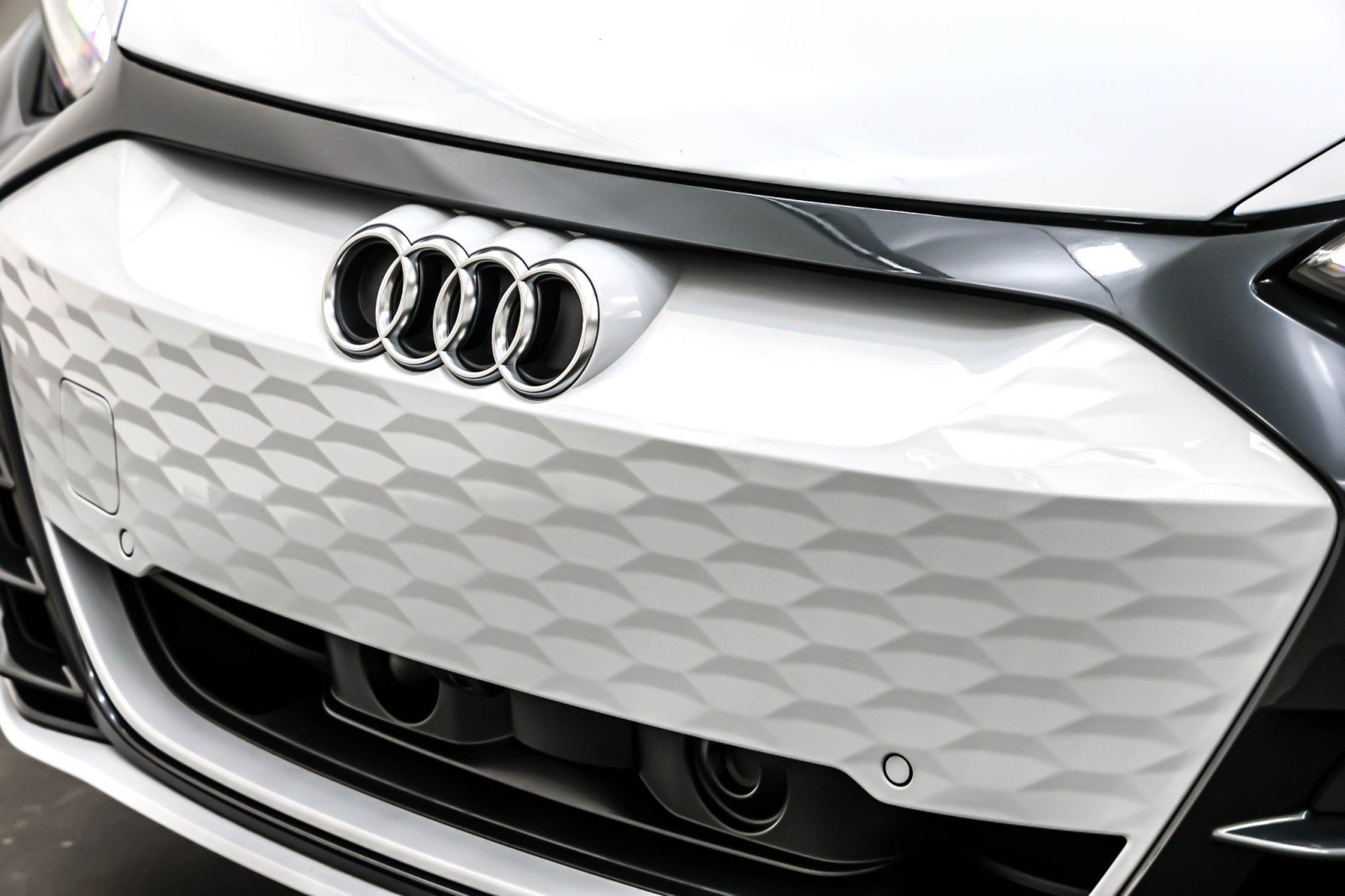 Used 2024 Audi e-tron GT Premium Plus image 13