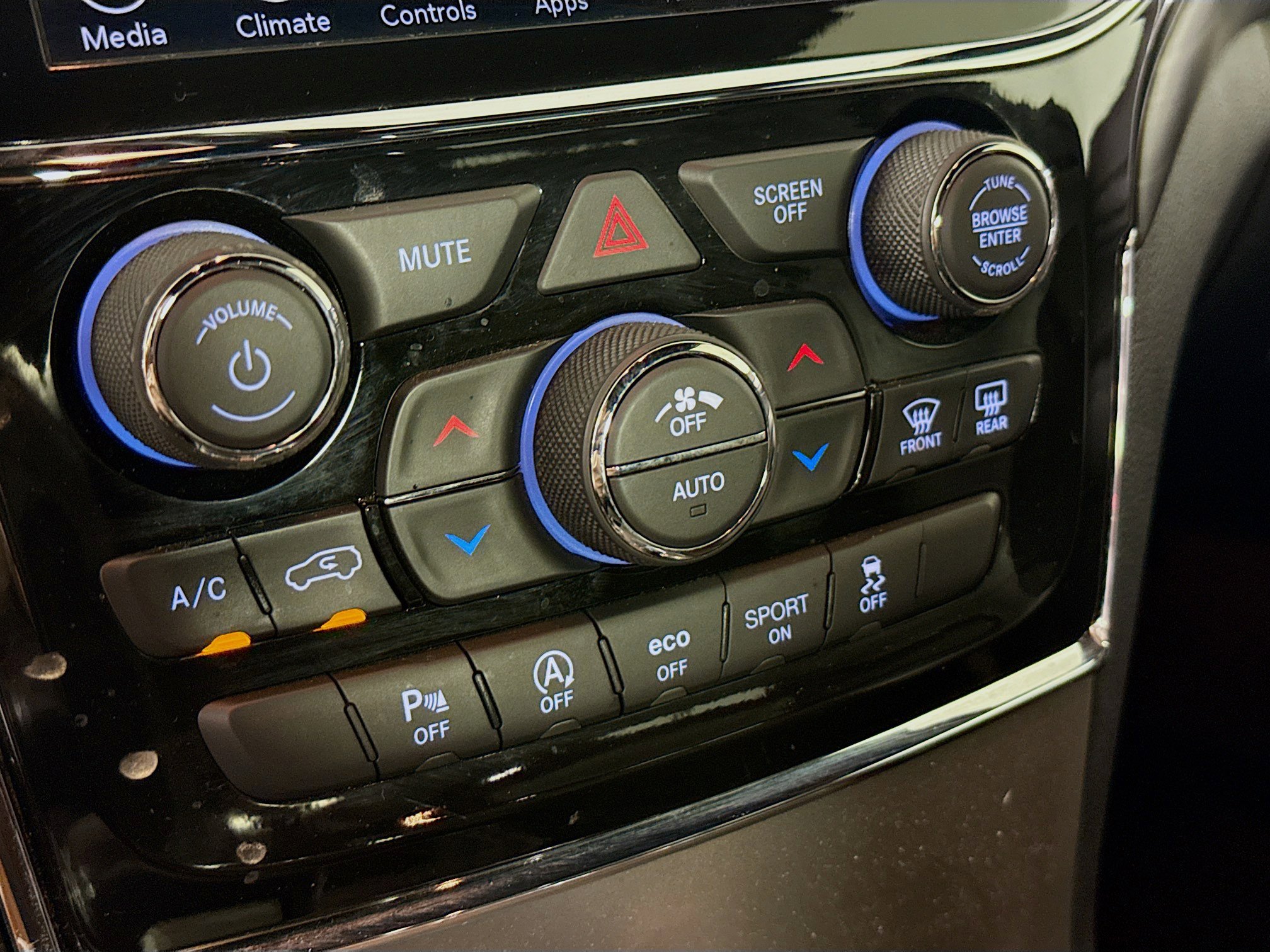 Used 2021 Jeep Grand Cherokee Laredo X image 17