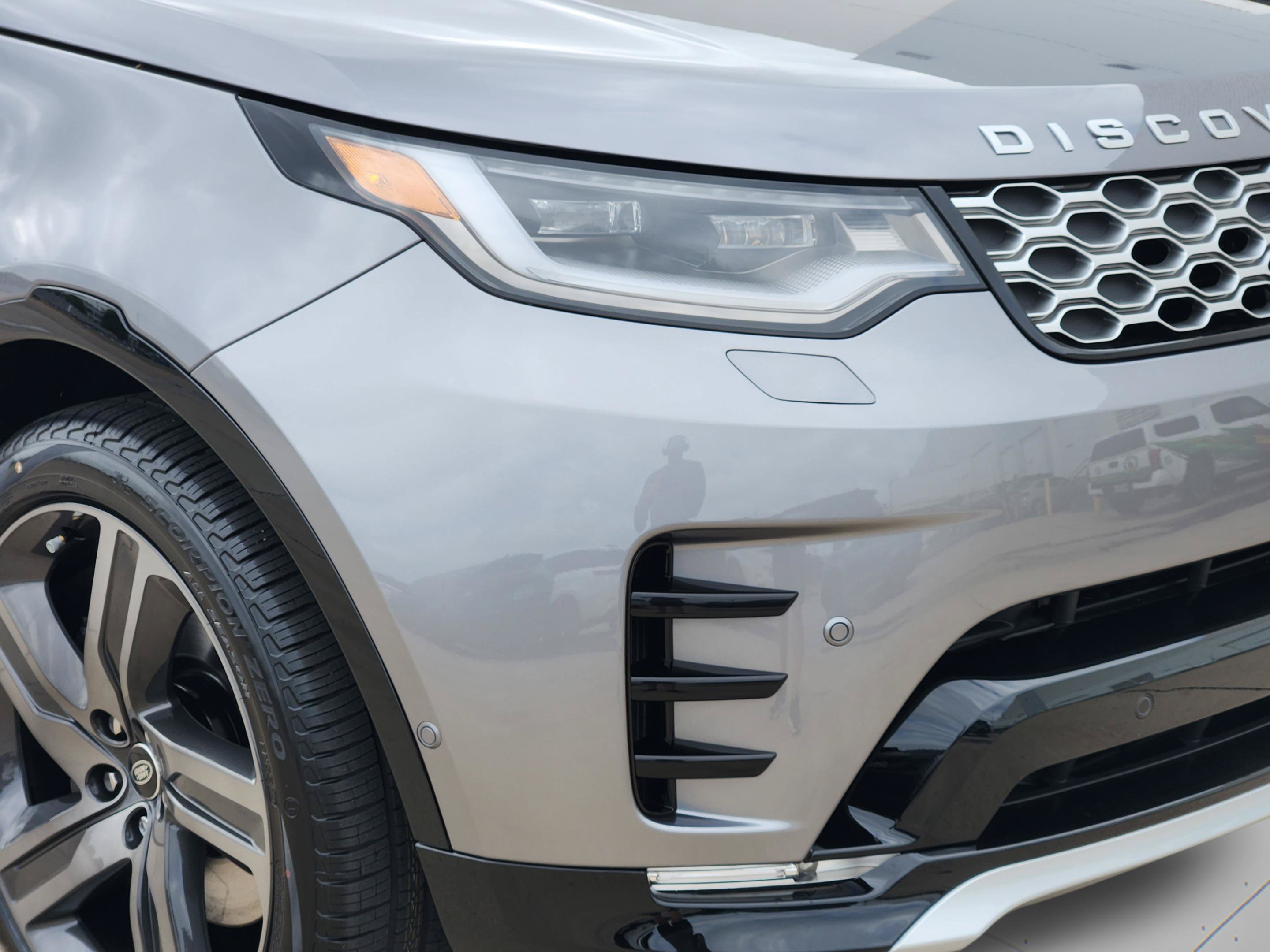 New 2026 Land Rover Discovery Limited Edition AWD/4WD image 30