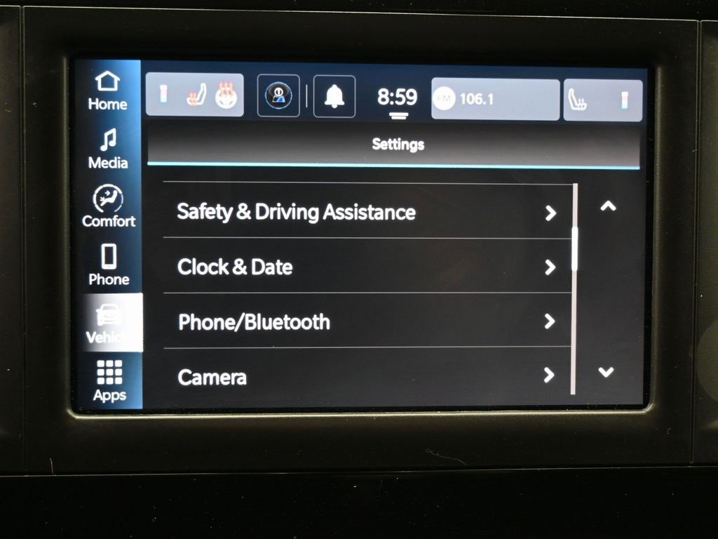 Used 2023 Chrysler Voyager LX image 27