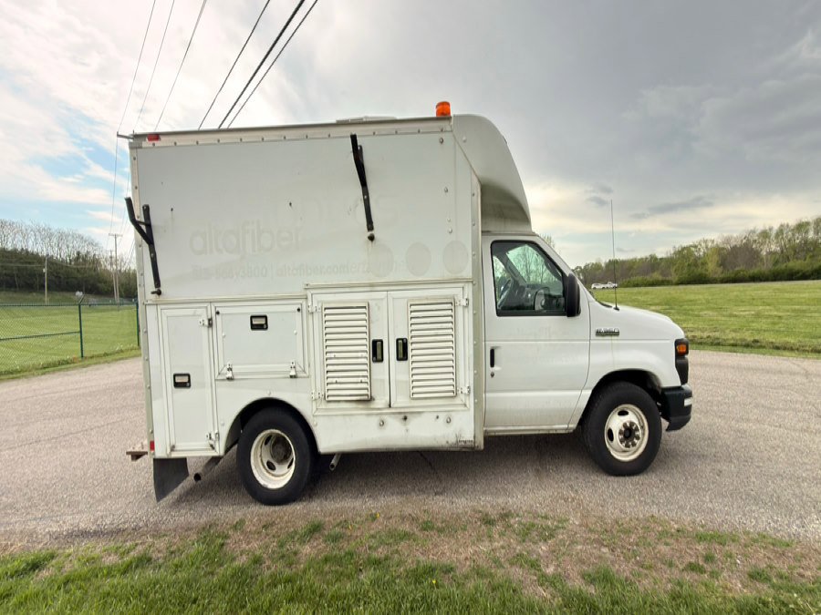 Used 2011 Ford E-350 and Econoline 350 Super Duty RWD image 6