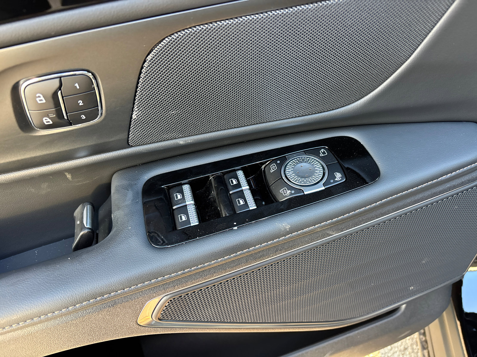New 2026 Lincoln Nautilus Premier AWD/4WD image 13