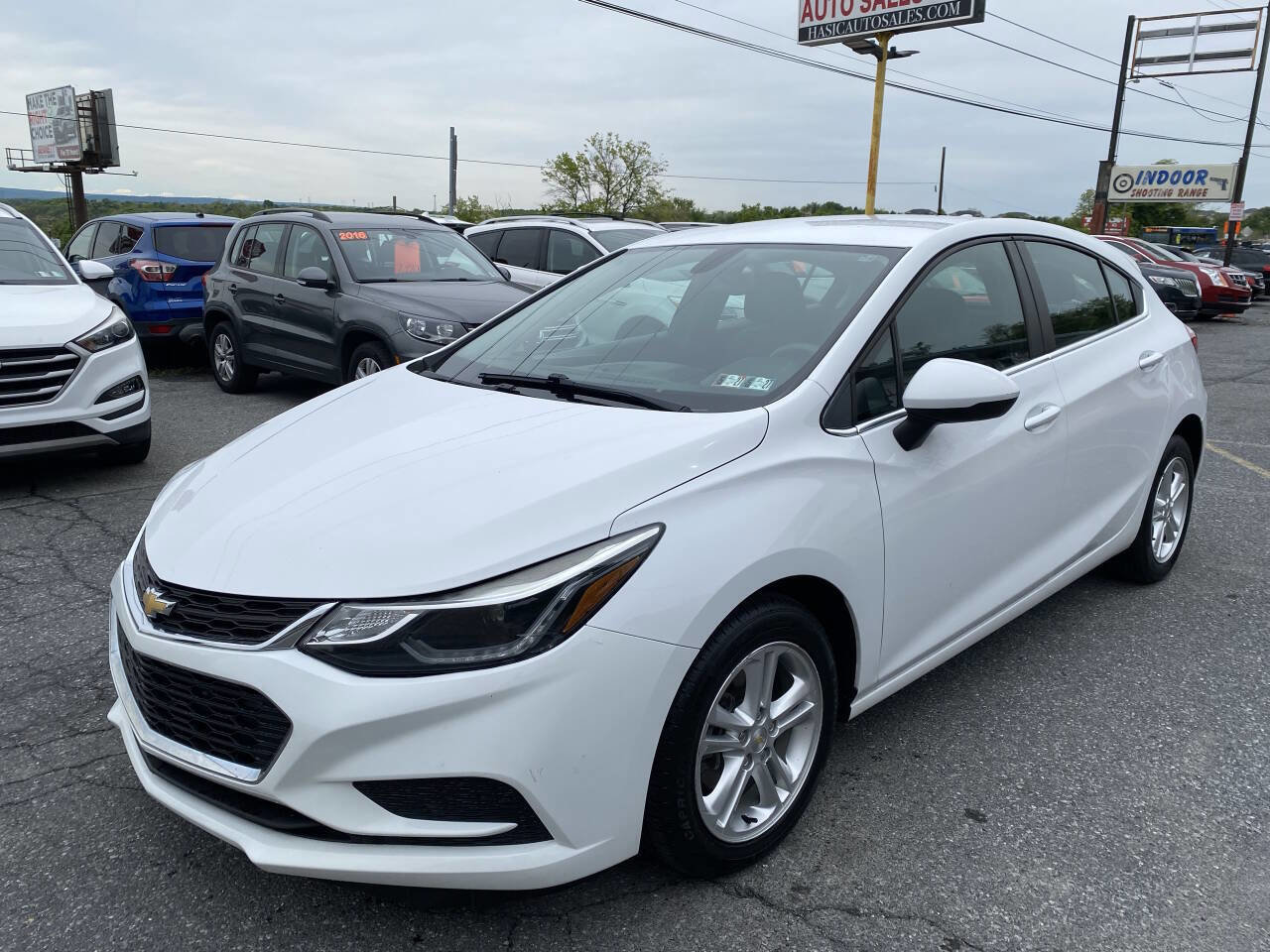 Used 2018 Chevrolet Cruze LT FWD image 3