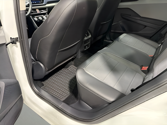 Used 2023 Volkswagen Taos SE w/ Panoramic Sunroof Package FWD image 30