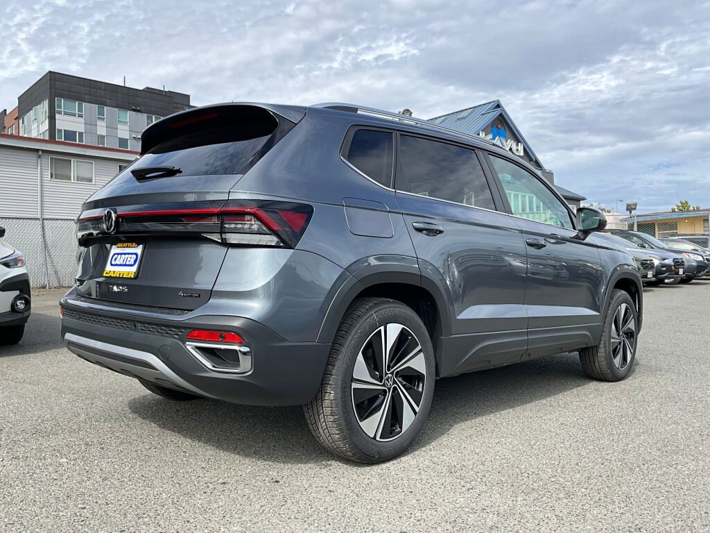 New 2025 Volkswagen Taos SE image 7