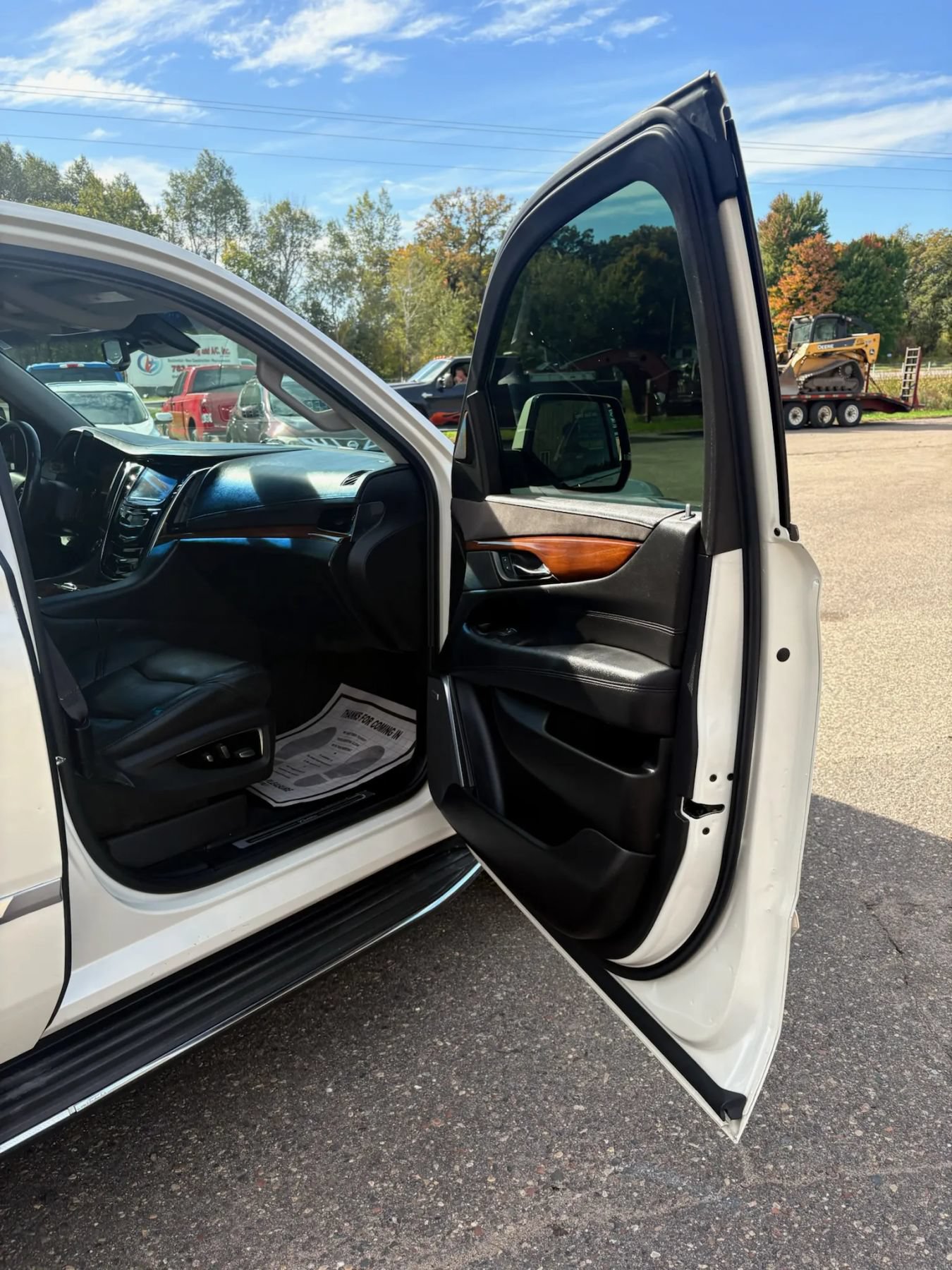 Used 2015 Cadillac Escalade ESV Luxury AWD/4WD image 30