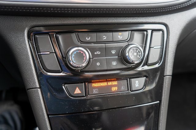 Used 2022 Buick Encore Preferred w/ Safety Package image 25