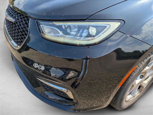 Used 2024 Chrysler Pacifica Limited FWD image 9