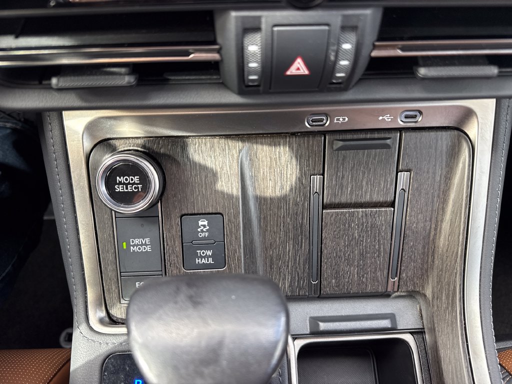 Used 2024 Lexus GX 550 w/ Cold Area Package AWD/4WD image 21