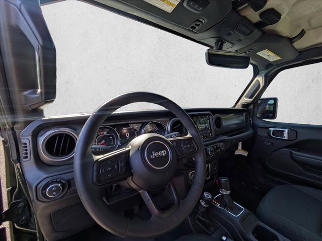 Used 2023 Jeep Gladiator Willys image 10