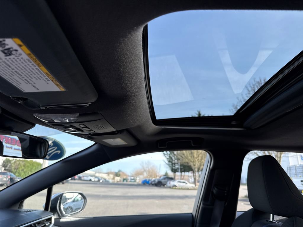 Used 2021 Toyota Corolla SE w/ SE Premium Package image 18