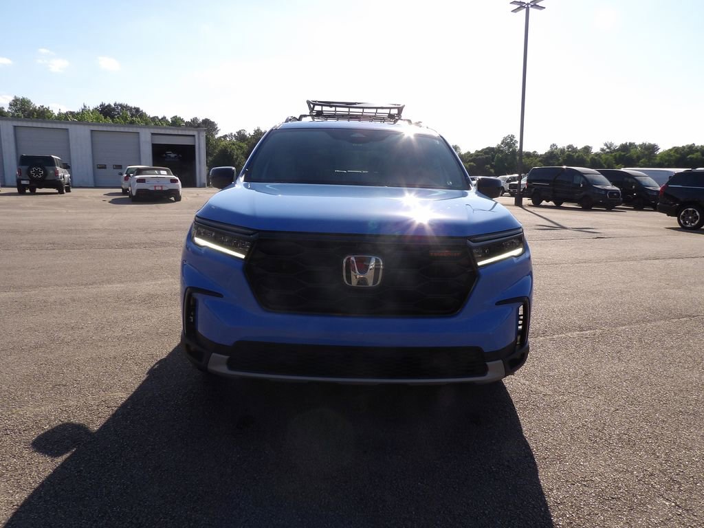 Used 2025 Honda Pilot TrailSport image 4