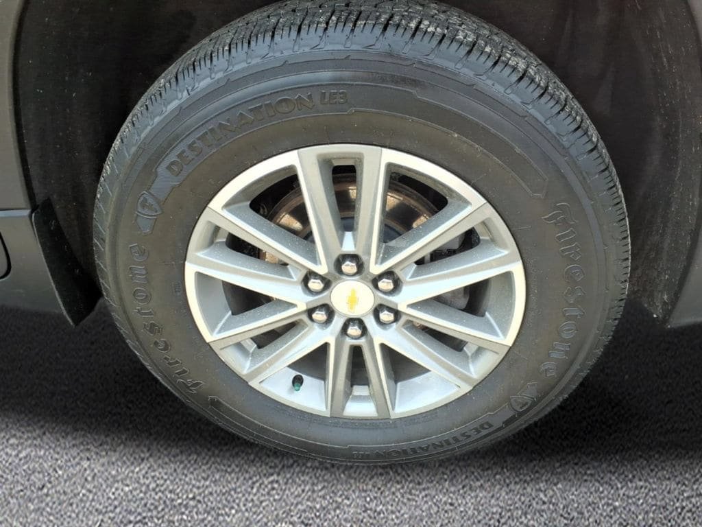 Used 2023 Chevrolet Traverse LT w/ LPO, Floor Liner Package AWD/4WD image 9