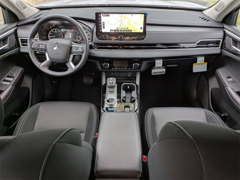 New 2025 Mitsubishi Outlander ES image 14