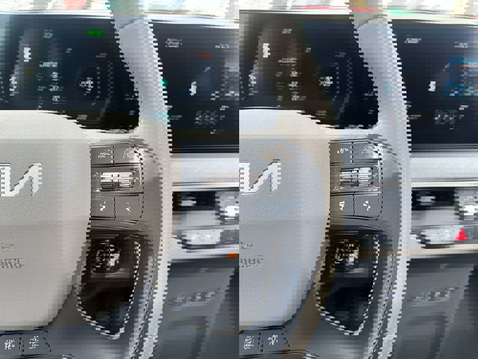 Used 2024 Kia EV9 Wind image 16