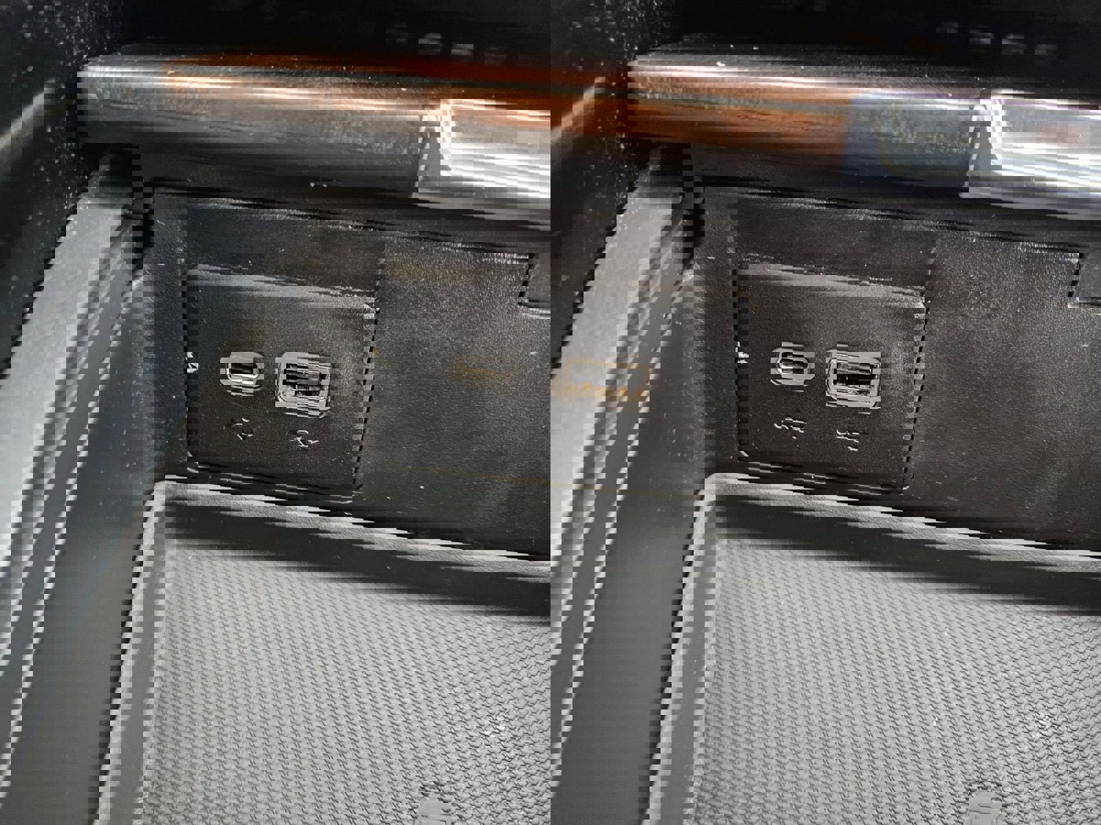 Used 2021 GMC Yukon Denali w/ Denali Premium Package image 19